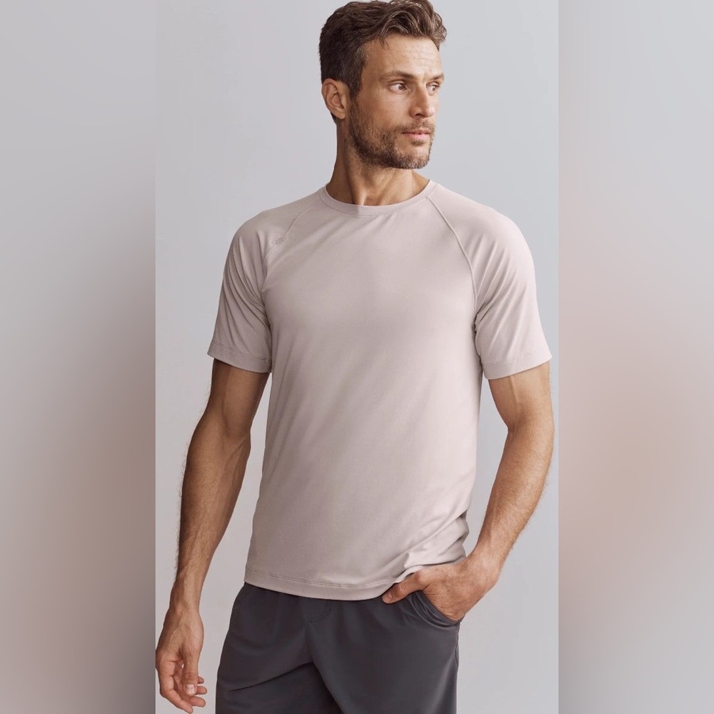 RHONE Reign Short Sleeve Tee Men’s Size Medium - M - Light Pink/Purple